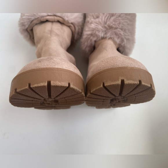 GUESS Womens Paulie Lug Sole Wedge Booties - Camel size 6 - Picture 12 of 13